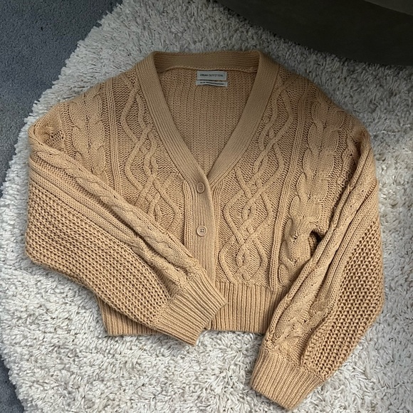 UO Elena Cable Knit Cardigan - Picture 5 of 6